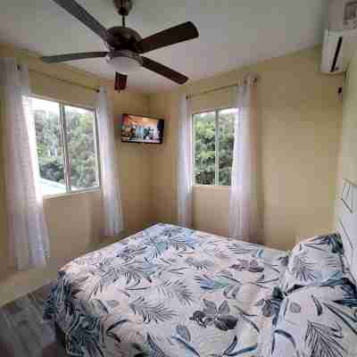 Ackee Green Rental - 2 bedrooms/5 mins from Beach/Shopping Malls/Street Party Rooms