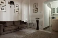 Charles Bridge flat I Soundproof  I Beautifully furnished I LIFT - บังกะโล
