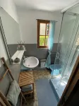 Petite Maison Atypique Avec Jardin Ombagé Parfait Pour des Vacances en Famille - บังกะโล