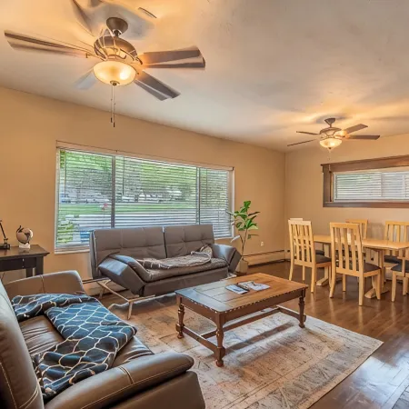 Mountain Views Newly Renovated Home