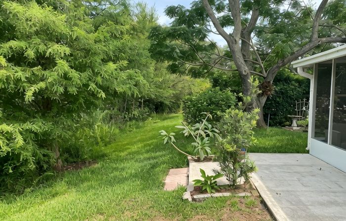 Beautiful Villa! On Wildlife Area, Natural Privacy! Close to Everything. Welcome