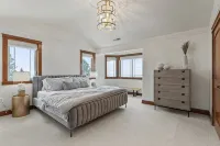 Large luxury home!  Views!  Hot tub!  Game room!  EV charger! Pool table! Grill!