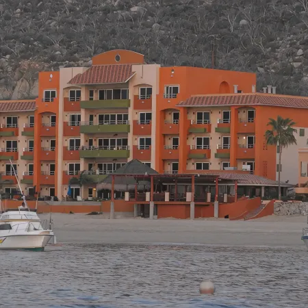Villa De Cortez Condo!  Beachfront, Sunrises, Fishing and Pickleball await!