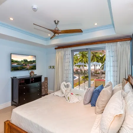 Magnificent Luxury True Beachfront Condo Unbeatable Commodities  - 3 Br / 3.5 B