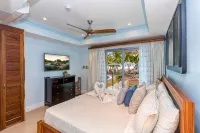 Magnificent Luxury True Beachfront Condo Unbeatable Commodities  - 3 Br / 3.5 B - 4 Sao