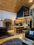 Beautiful home on 5 acres with horse barn in the scenic Black Hills! - Homestays