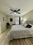 Very short walk to Downtown!  Completely renovated.  Sleeps six. - Boutique