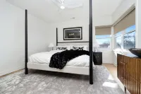 PRIDE ROCK Luxury Retreat - 4-Star