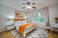 Townhouse with Pool Table - Renovated w/ King Bed - Gym