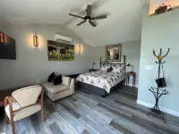 Rock River Retreat Boathouse Bungalow...Relax, Refresh, and Enjoy this Zen Den - Homestays