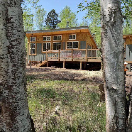 Charming and Secluded North Shore Cabin and Sauna  two miles from Grand Marais!
