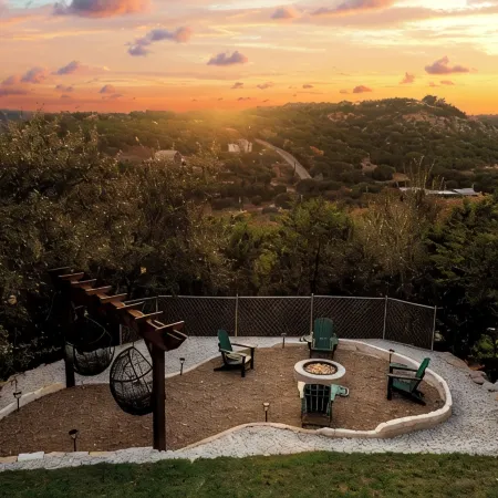 Epic Hill Country Views! Game Room, 5 Mins Canyon Lake