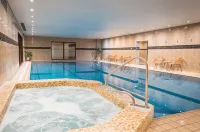 Connaught Lodge - Hot Tub