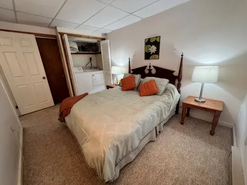 Cozy lake front unit close to Honesdale, Elk Mountain, Scranton & much more! - 3-stjärniga