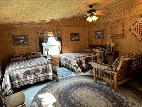 Marzullo's Mountaintop Cabin - Homestays