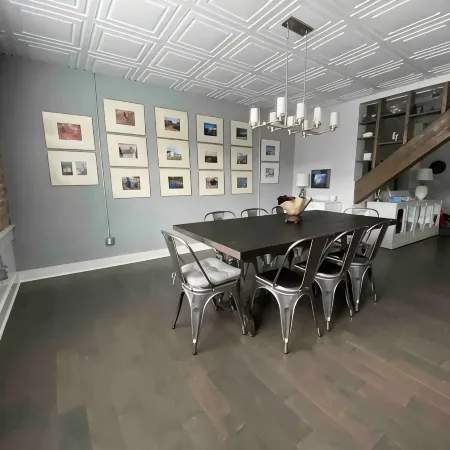 Downtown West Jefferson 3 bedroom apartment walking distance to everything.