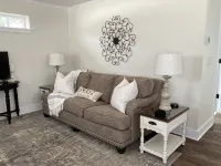 Cozy Cottage in the heart of Louisville, NE - Homestays