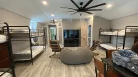 Sunrise Estate for 22 with Pool and Incredible Views. - Homestays