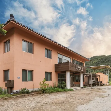 Gwangyang Sandalbaengi Pension
