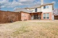 Spacious Two-Story Home in Frisco w/ EV Charger - บังกะโล