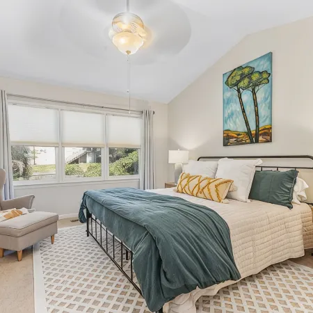NEW Trendy Midtown Vibes Townhouse, Fenced Yard