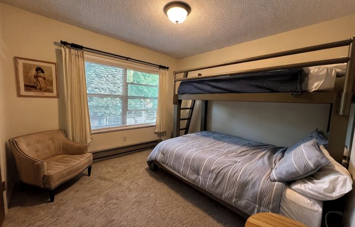 Family condo, walk to ski area, private fishing pond and playground