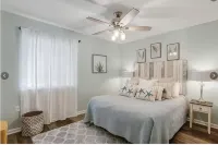 Quick Beach Access- Beautiful Screened in Deck and POOL - Private Pools
