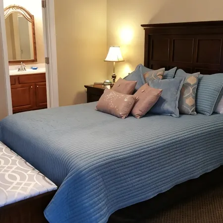 Luxury Chalet On The Chattahoochee River - Short Walk To Downtown Helen