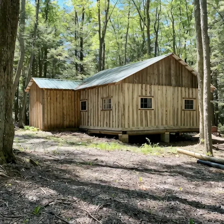 Creekside Log Cabin w/firepit, near quaint towns Thomas/Davis & many state parks