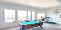 Legal Lakeview 2-bed 2-bath Entire Suite - 3-Star