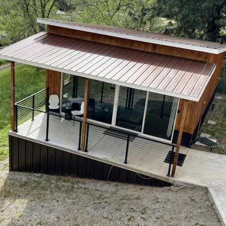 Hilltop riverview bunkhouse
