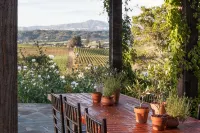 Gorgeous Views, Pool and Hot Tub, 12 Mins to HB Plaza - Private Pools
