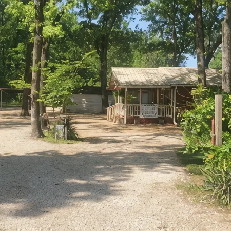Cabin Like Setting on Secluded Wooded Property 5 Minutes from Caddo Lake