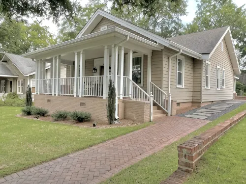 Designer Retreat in Quaint Historic District w Front Porch Dining under the oaks - 4 ดาว