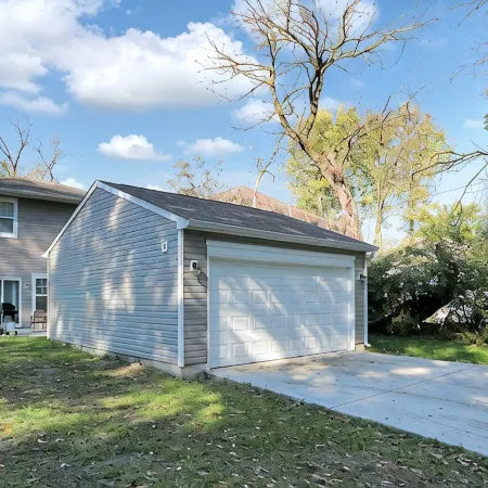 Dream Retreat, Newly Built Indy 4Bd w/ Pool Table!