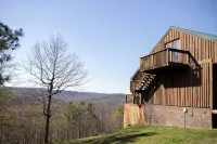 Hot Tub, Patio, and Fire Pit - Cooper's Ozark Cabin - Alphydda
