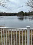 Lakefront 4 Bedroom 2 Bathroom Retreat with Beach and Dock - 비치