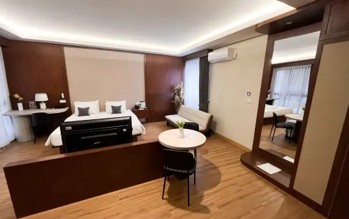 M-LIVIN Dorm Hotel - Pool