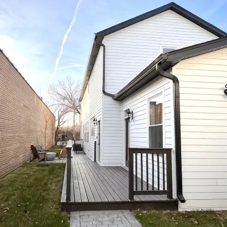 Huge & Luxurious Logan Sq home,2 car garage,PRIVATE rooftop deck,great location!