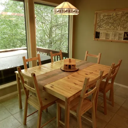 Cozy Bear Lodge on top of Casey's Mountain! - Great Location!!