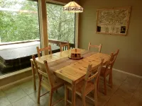 Cozy Bear Lodge on top of Casey's Mountain! - Great Location!! - Wi-Fi