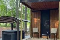 The Hot Tub Hideaway - 4-Star