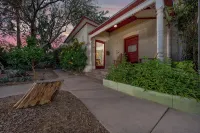 Beautifully furnished historic home with heated pool close to Downtown Tucson. - สระว่ายน้ำส่วนตัว