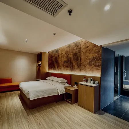 Bomani Hotel (Chongyang Xinda Pedestrian Street)