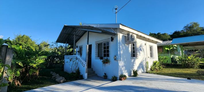 Cozy 2-bedroom bungalow in the outskirts of San Ignacio with WiFi, AC サン・イグナシオのホテル