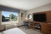 Hampton Inn by Hilton Green Bay Stadium - 2-Star