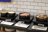 劍橋西-坎伯恩智選假日酒店 - 早餐