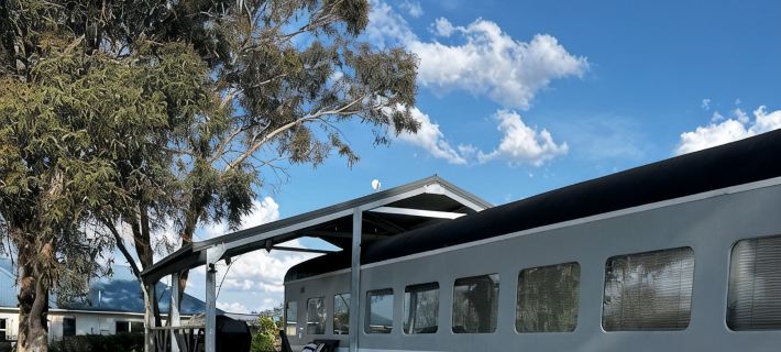 A unique sleeper train carriage near Bathurst that's off the rails! 巴瑟斯特酒店