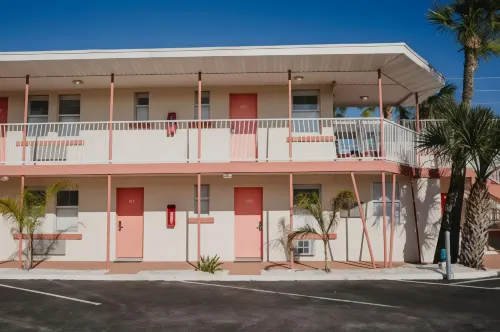 The Local - แซนต์ออกัสทิน