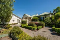 Yarra Gables Hotels in Badger Creek